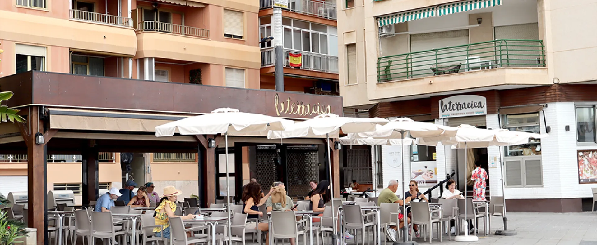 Terraza en primera línea de playa en el Paseo Juan Aparicio